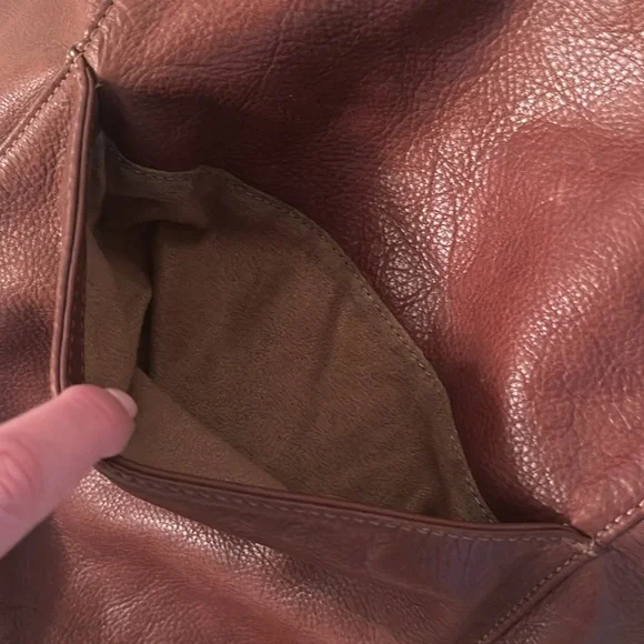 Liz Claiborne Elegant Brown Leather Tote Bag - Picture 4 of 6